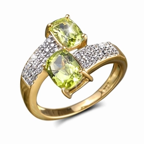 Peridot Hug Ring