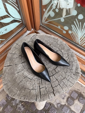 Starlike Black Heels