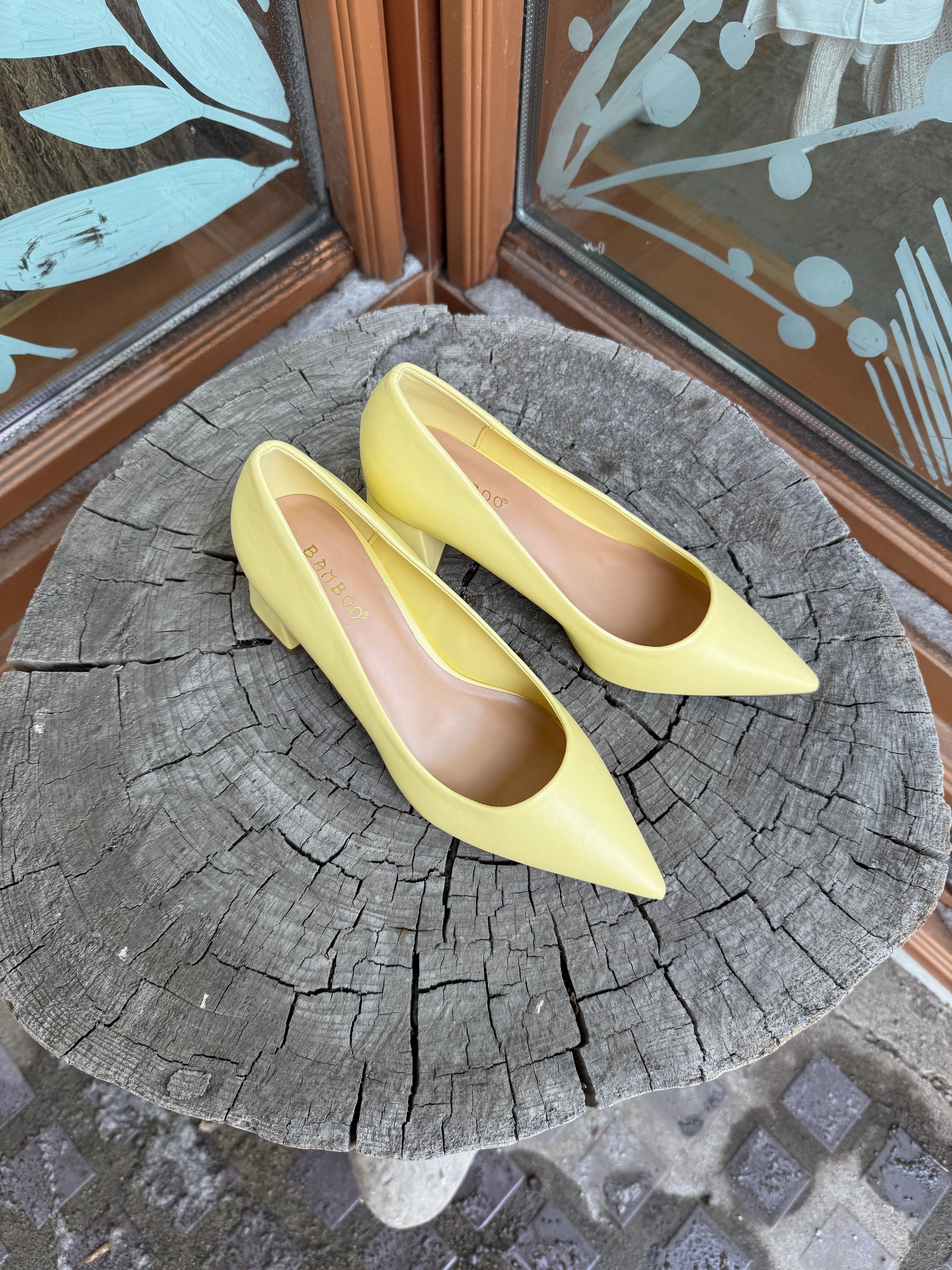 Starlike Yellow Heels