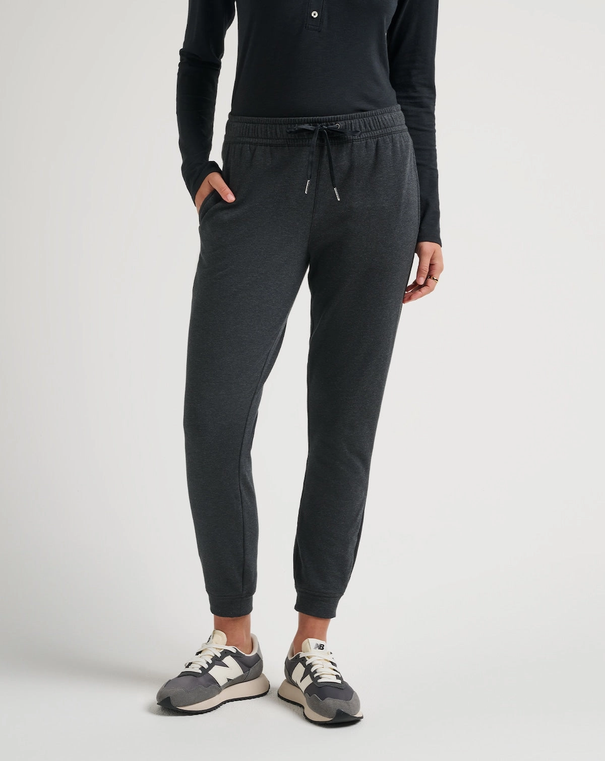 TravisMathew Women's Cloud Fleece Tie Jogger